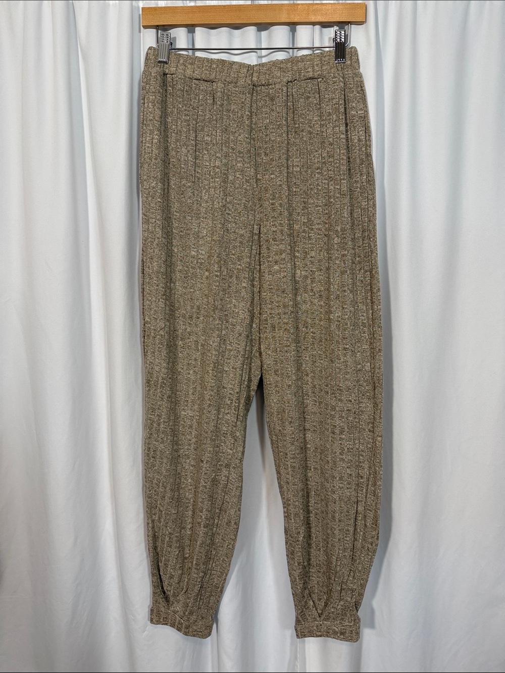 Ribbed V-Neck Tank & Jogger Pajama Set - Picture 5 of 5